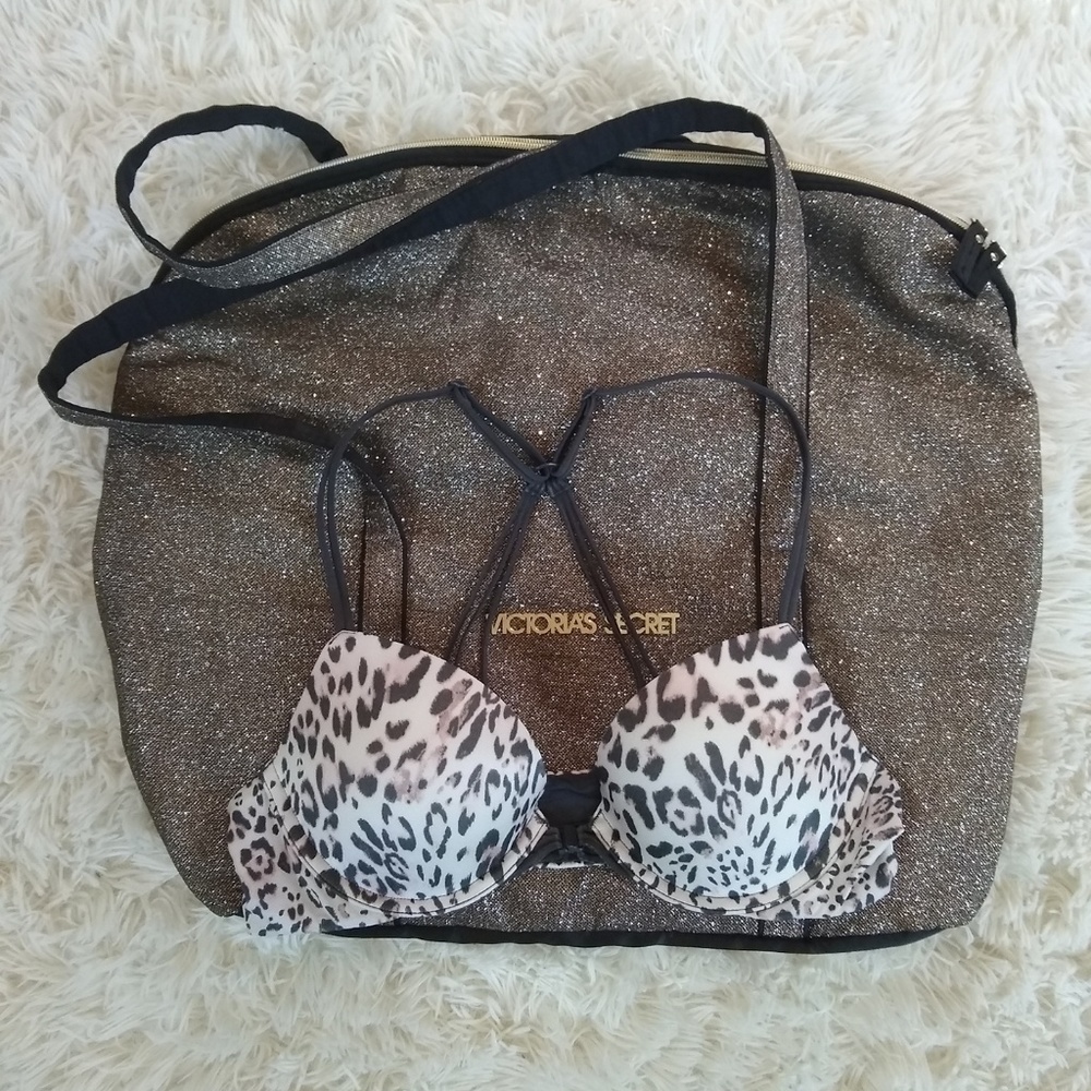 Victoria secret very sexy pushup with bonus tote!